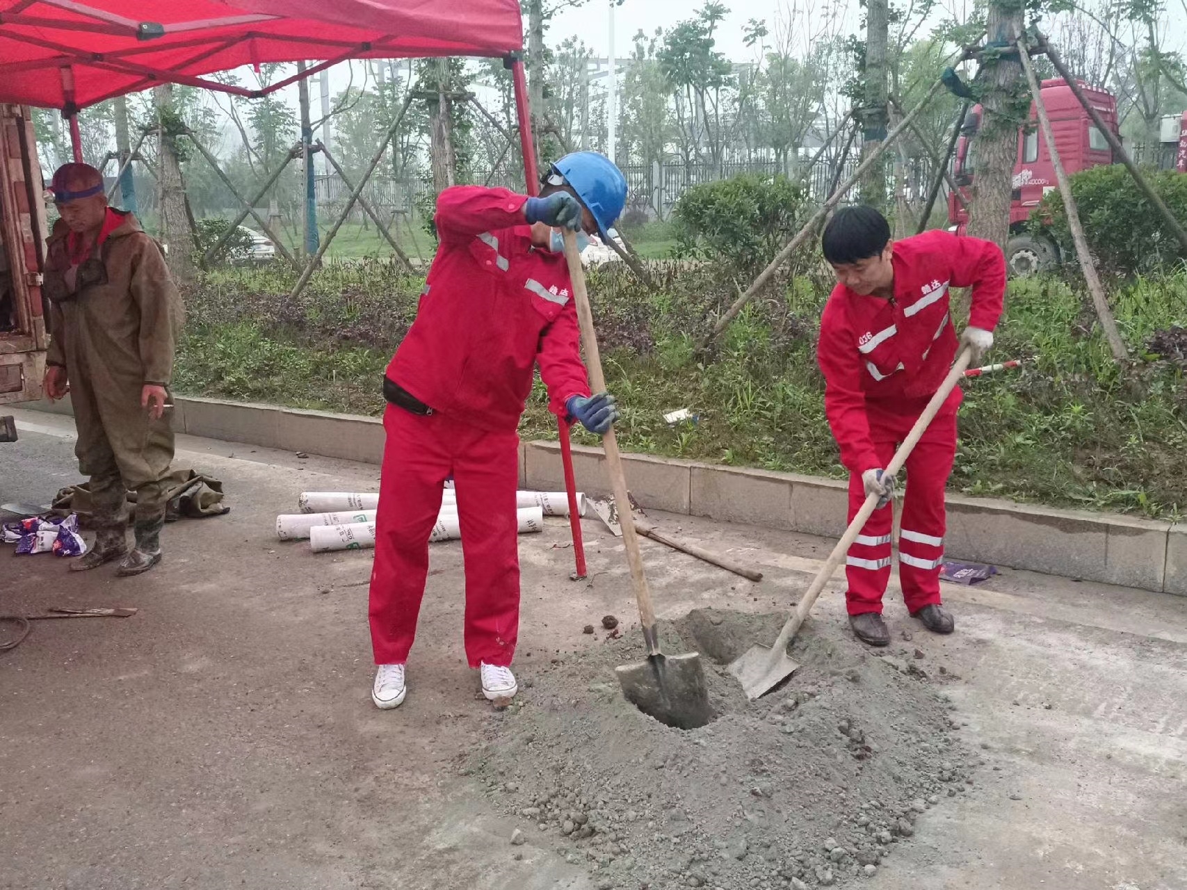 宜城管道疏通哪家好】及时进行市政管道清淤